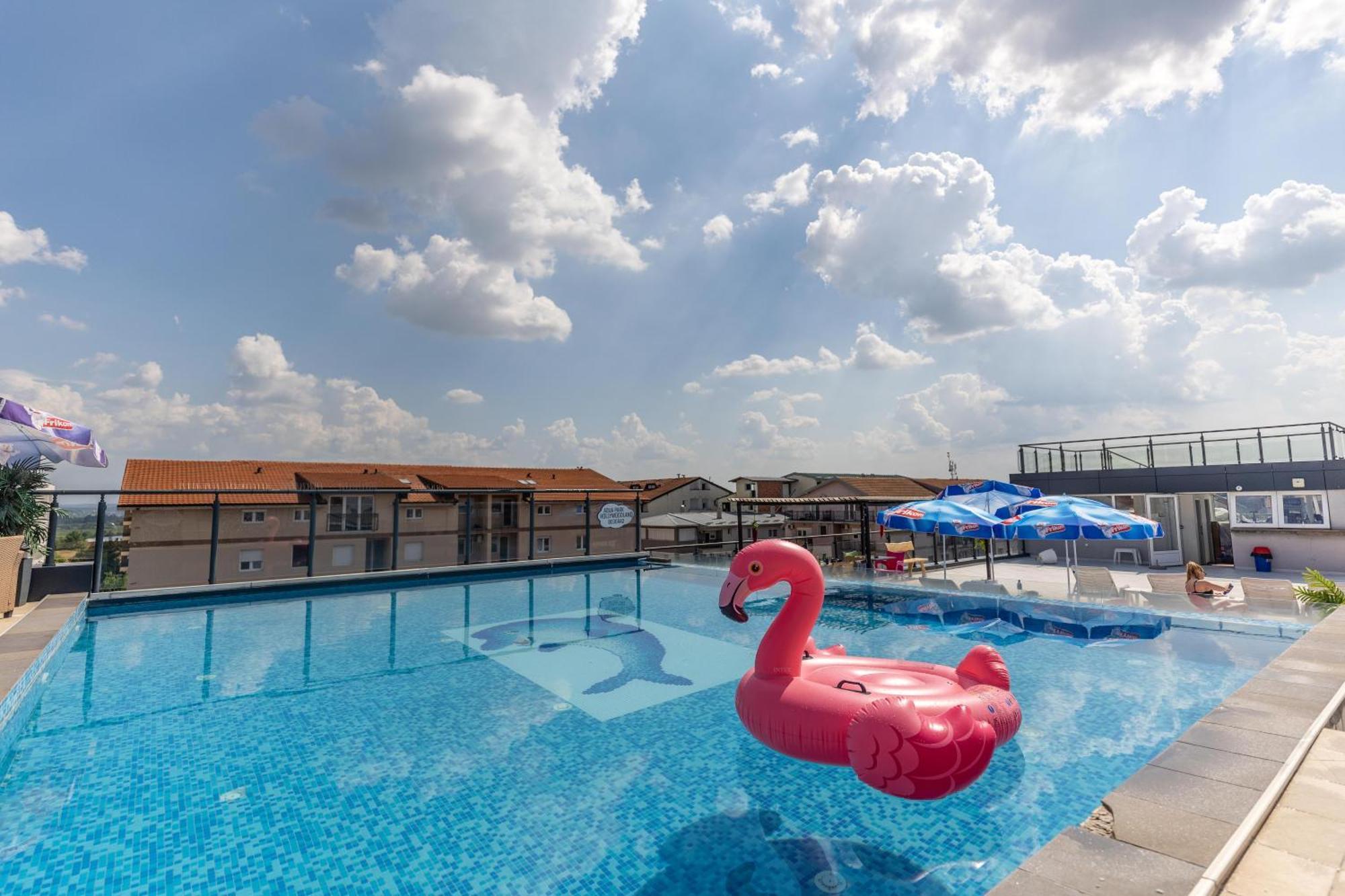 Garni Hotel Hollywoodland Wellness & Aquapark Belgrade Exterior photo