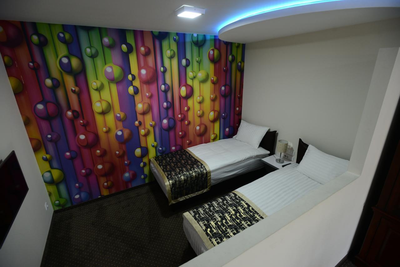 Garni Hotel Hollywoodland Wellness & Aquapark Belgrade Exterior photo