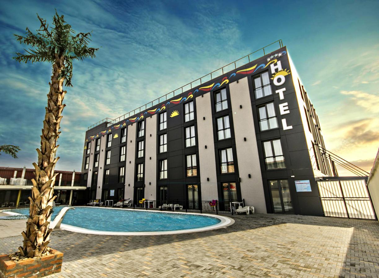 Garni Hotel Hollywoodland Wellness & Aquapark Belgrade Exterior photo